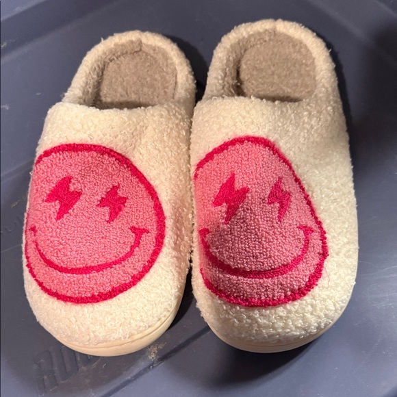 Cozy Cream Slippers with Pink Smiley Face - Picture 1 of 3